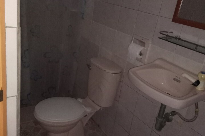 Room 10 of 26