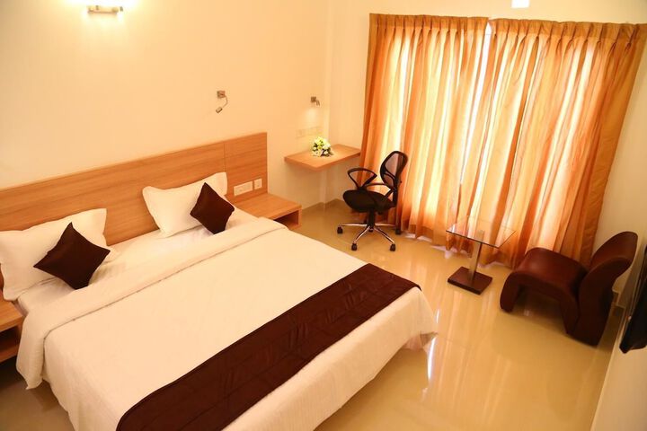 Room 9 of 35