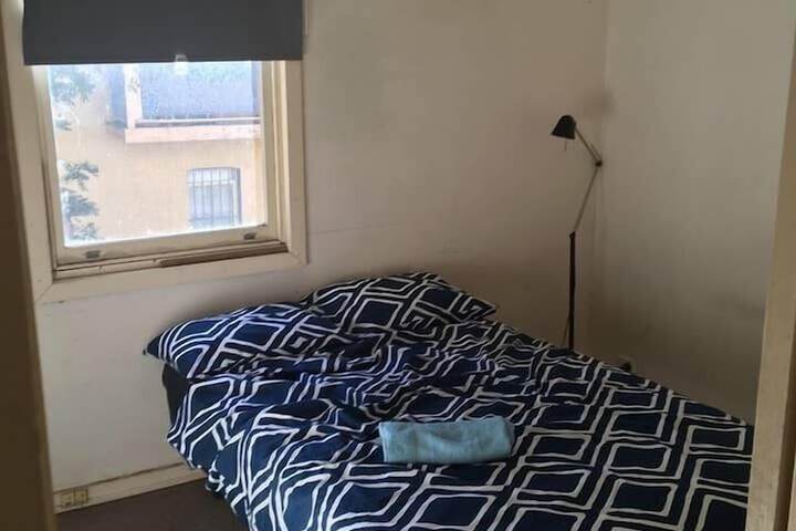 Room 5 of 9