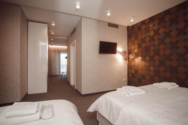 Room 10 of 54