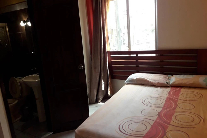 Room 5 of 11