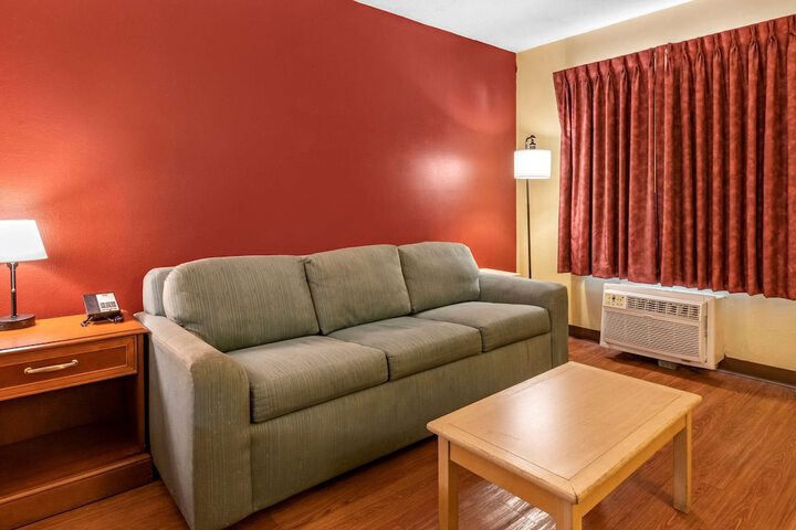 2 Double Beds (8 of 13)