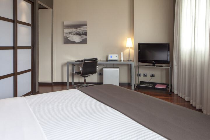 Room 10 of 75