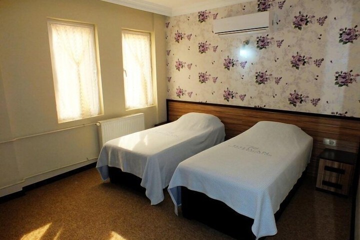 Room 11 of 21