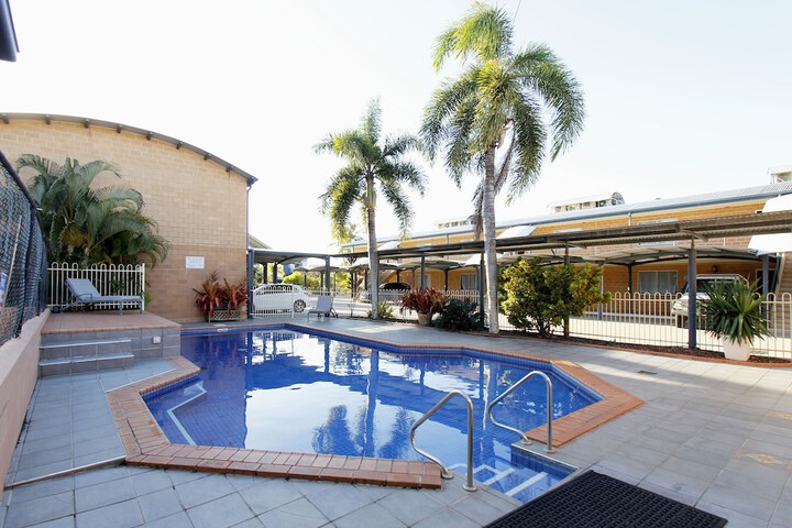 Pool 50 of 74