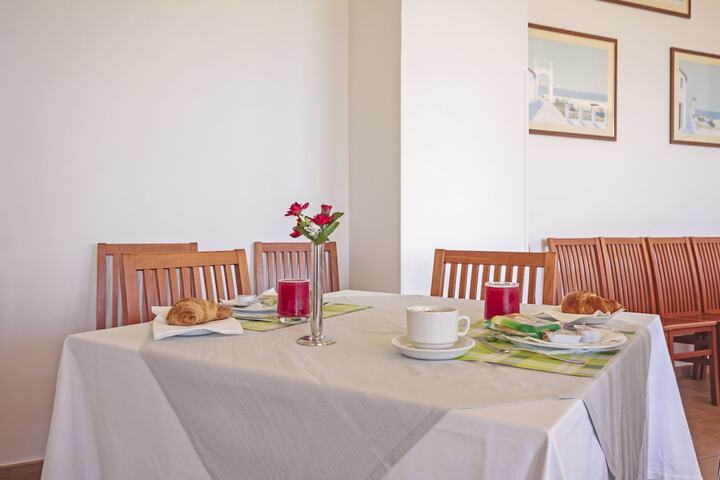 Dining 37 of 57