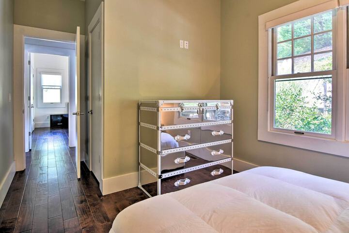 Room 3 of 28