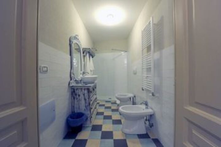 Room 8 of 31