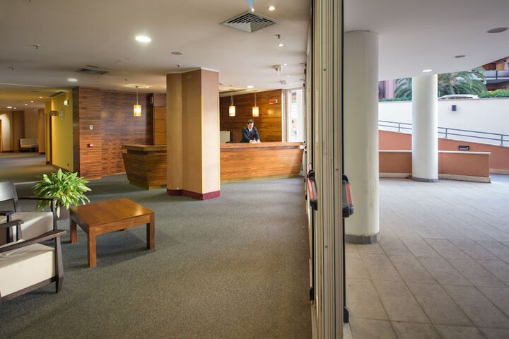 Business Center 64 of 84
