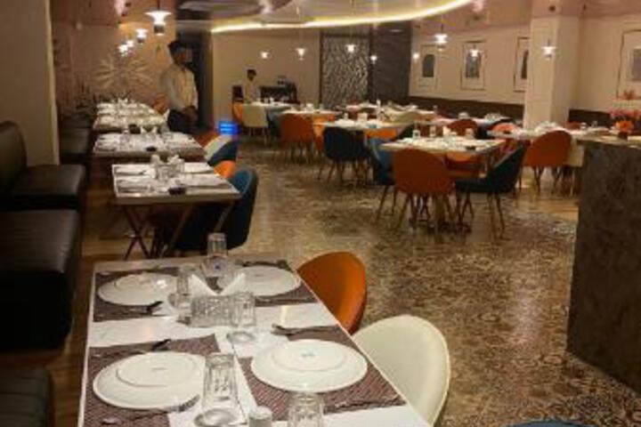 Dining 14 of 25