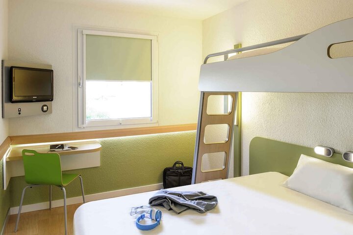 Room 15 of 35