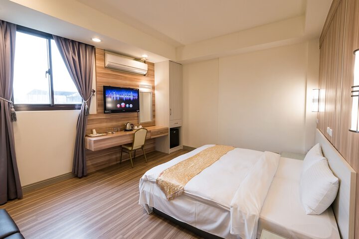 Room 20 of 28