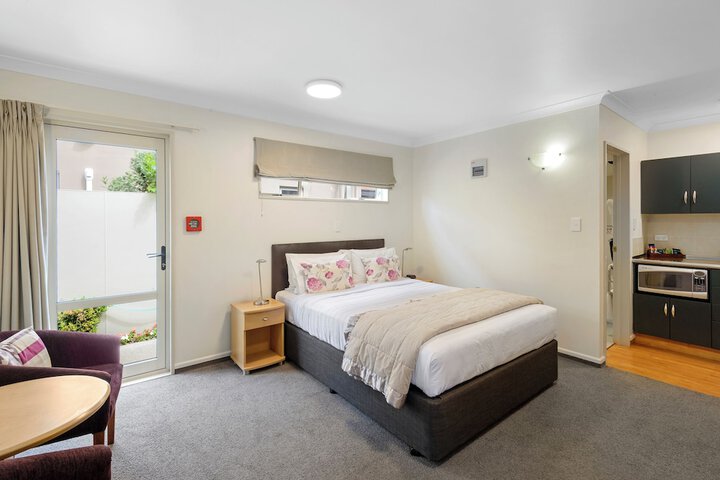 Room 13 of 31