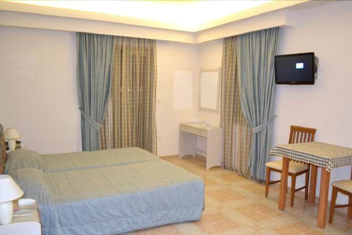 Room 2 of 60