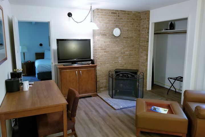 Room 25 of 42