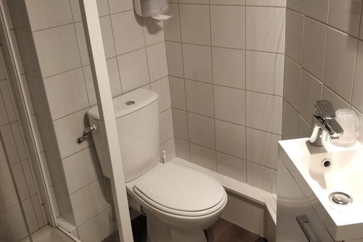 Room 31 of 69