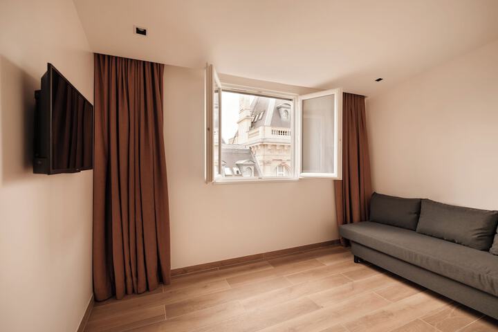 Room 20 of 35