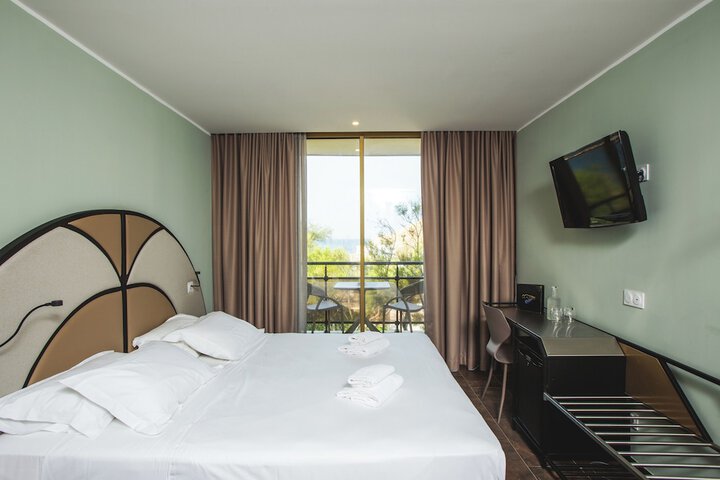 Room 34 of 89