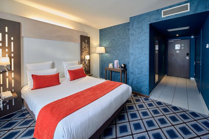 Room 26 of 71