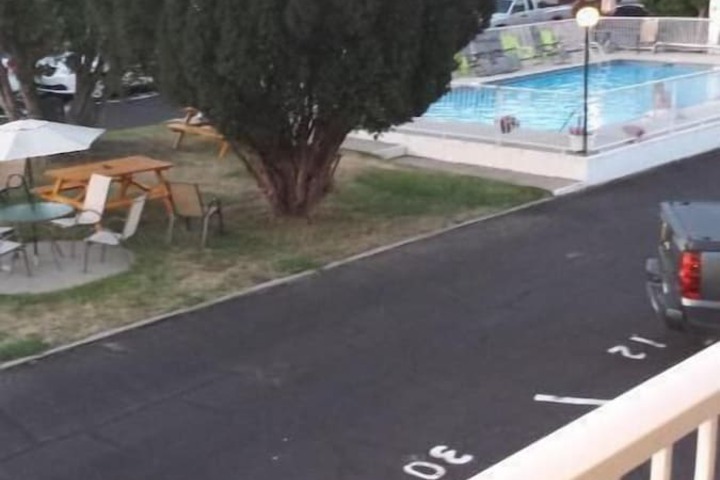 Pool 62 of 99