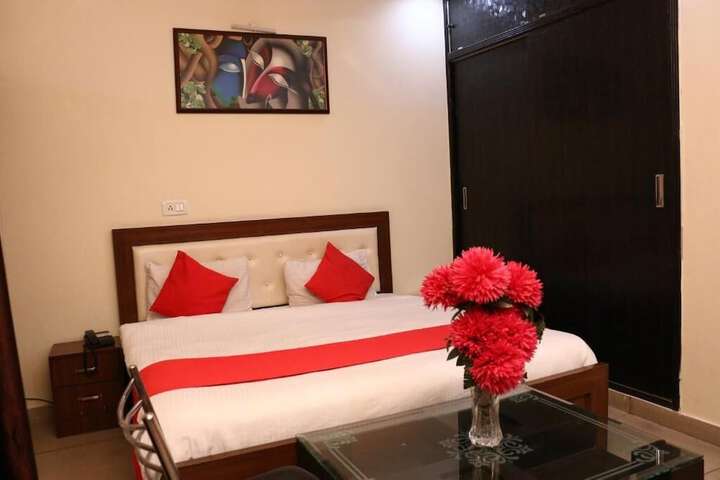 Room 6 of 7