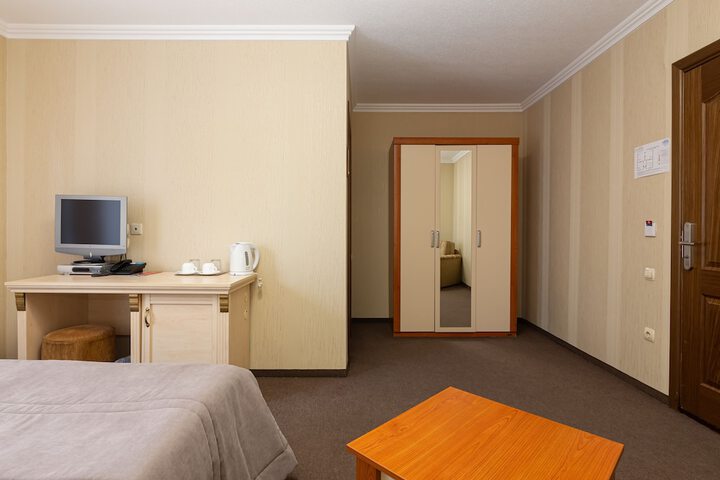 Room 74 of 262