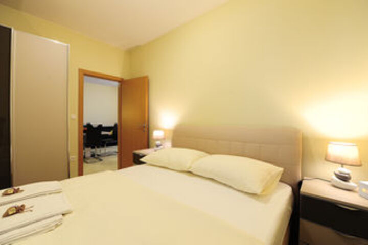 Room 17 of 51