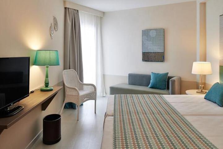Room 3 of 3