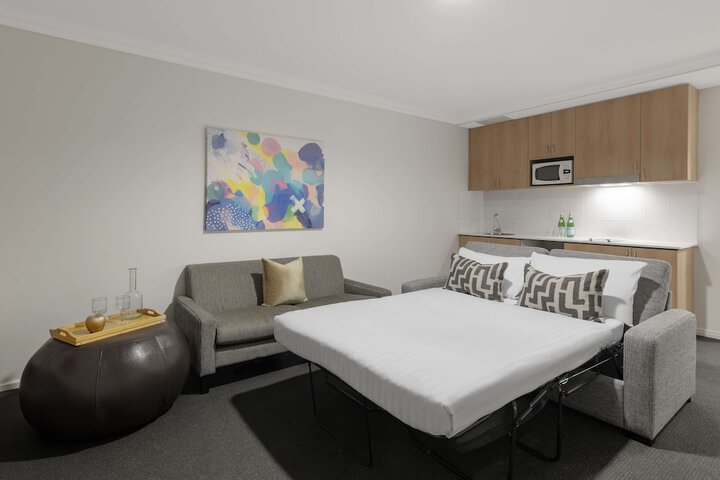 Room 16 of 37