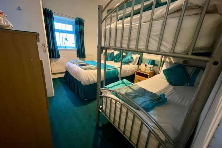 Room 5 of 18