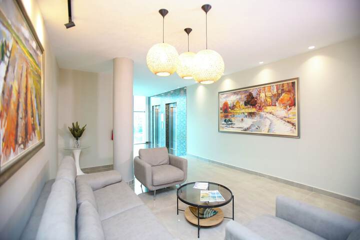 Ballroom/Hall 43 of 47