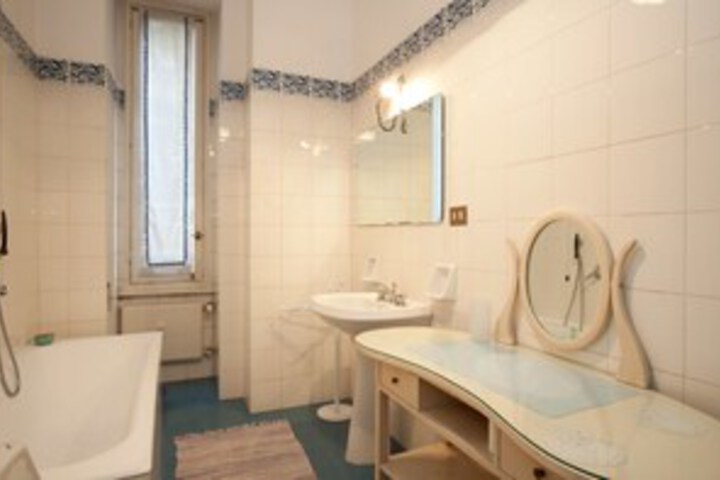 Room 2 of 16