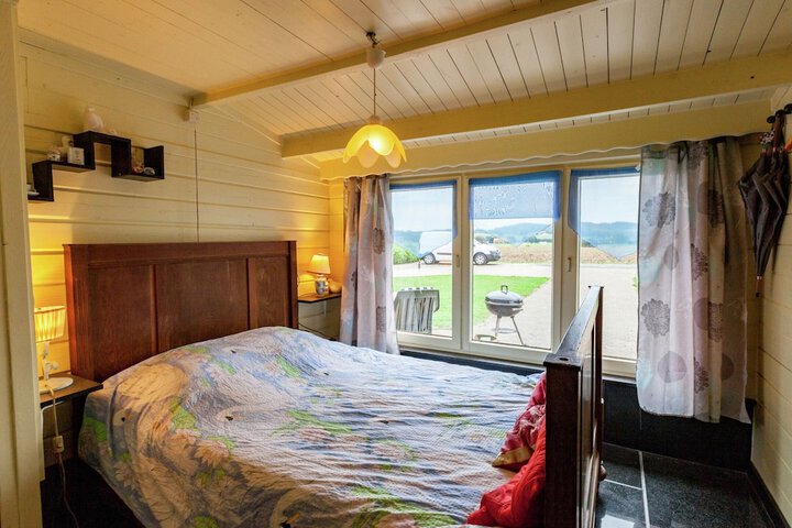 Room 2 of 74