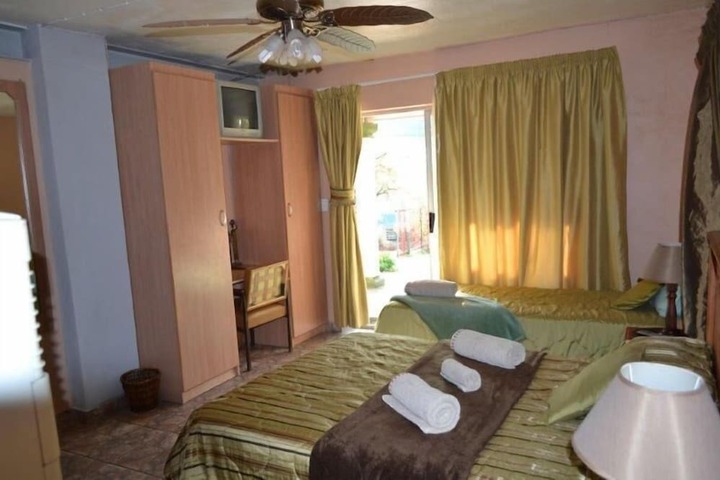 Room 4 of 34