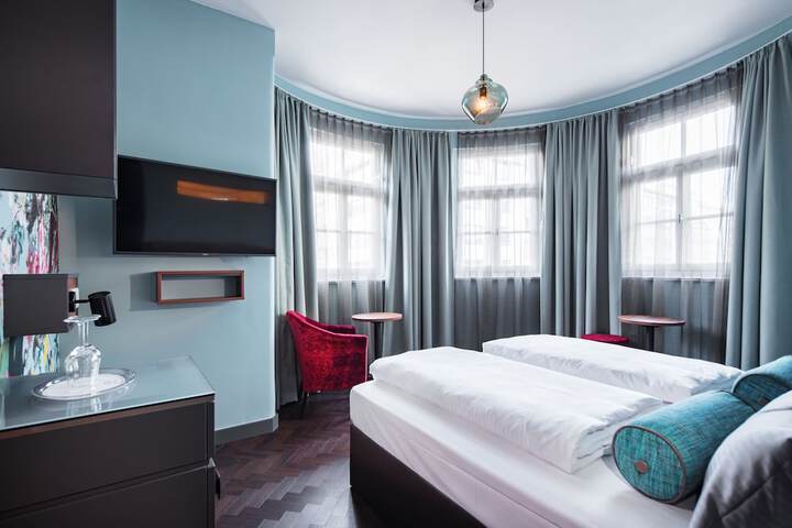 Room 10 of 63