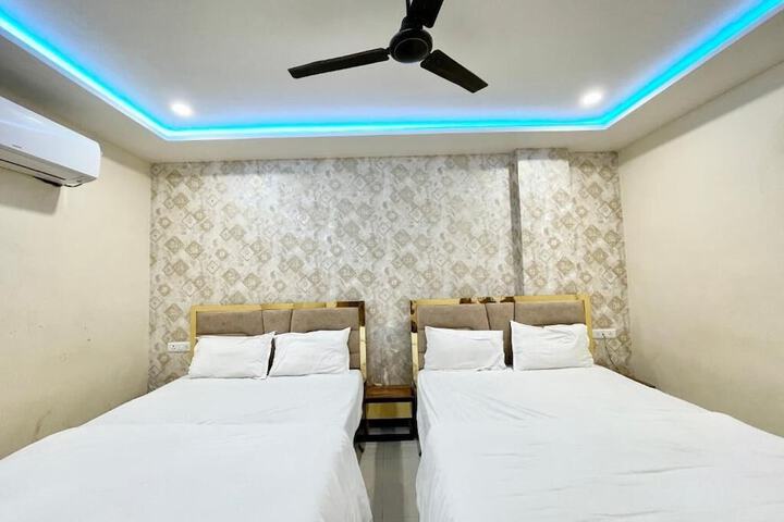 Room 15 of 42