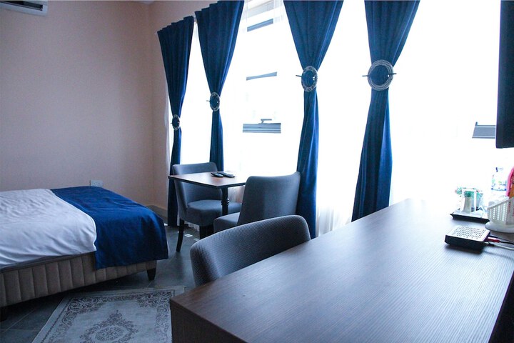 Room 9 of 41
