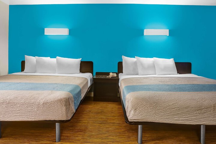 Room 12 of 24