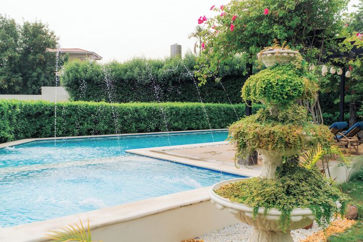 Pool 37 of 85