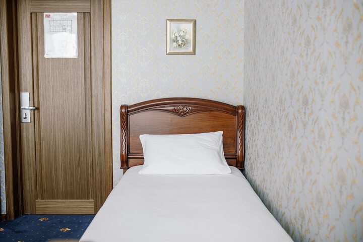Room 6 of 48