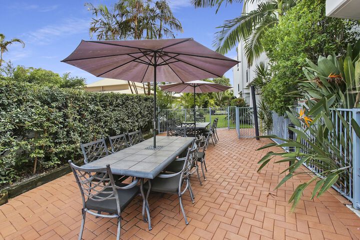 Sundeck 49 of 59