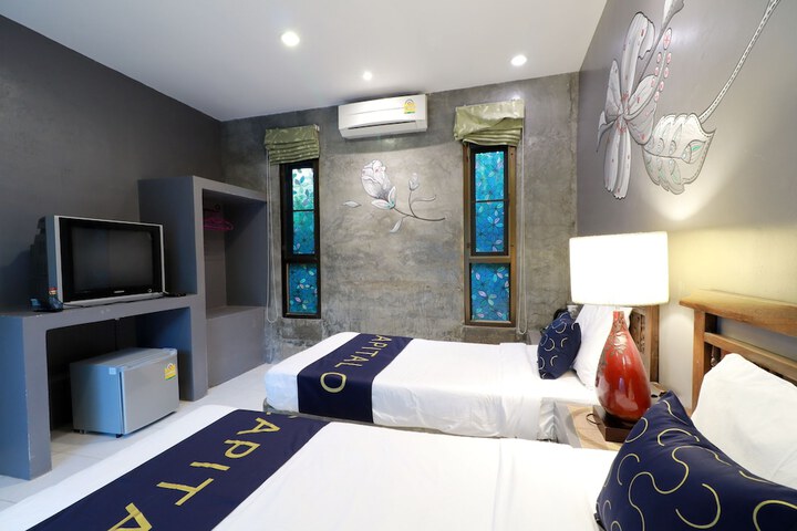 Room 15 of 99
