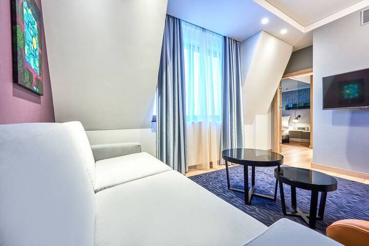Room 10 of 88