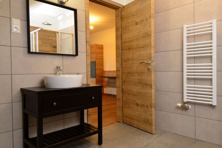 Room 48 of 62