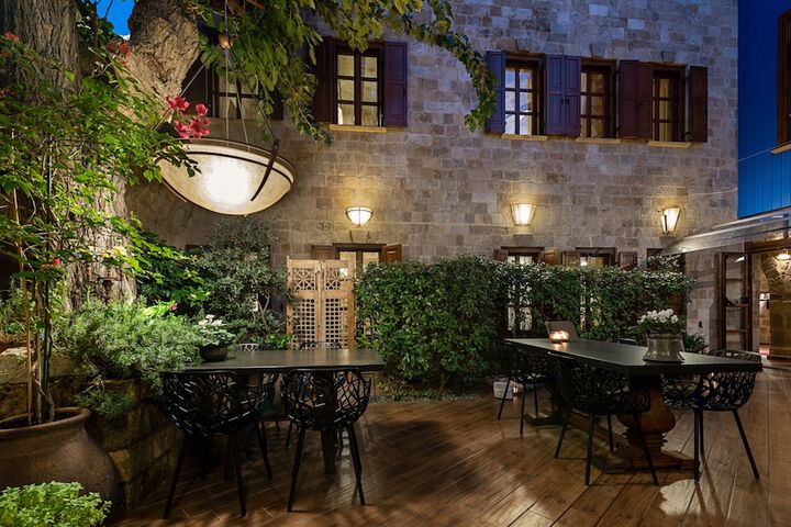 Hotel Exterior 200 of 223