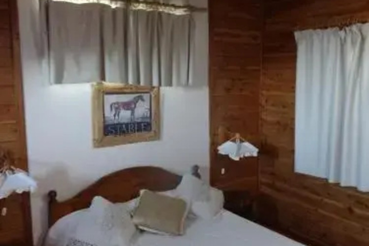 Room 2 of 8