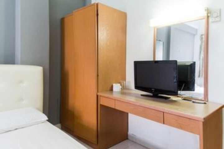 Room 8 of 15