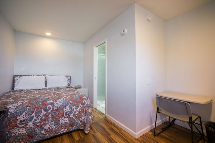 Room 10 of 43