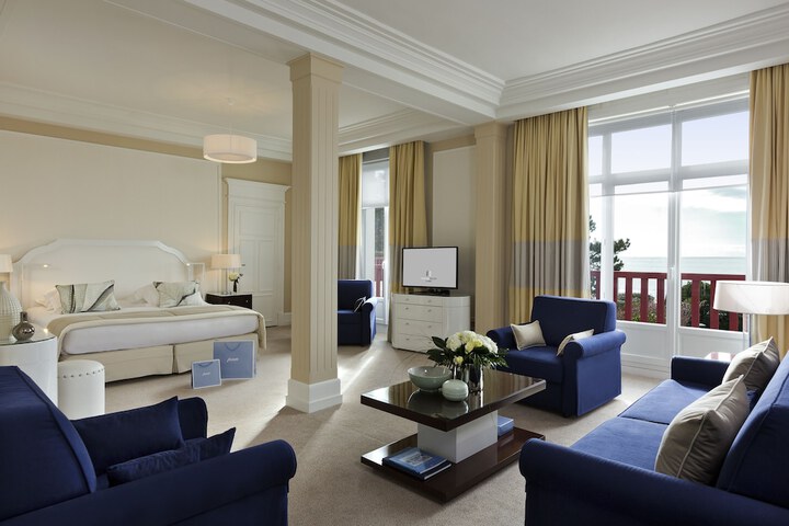 Room 16 of 111