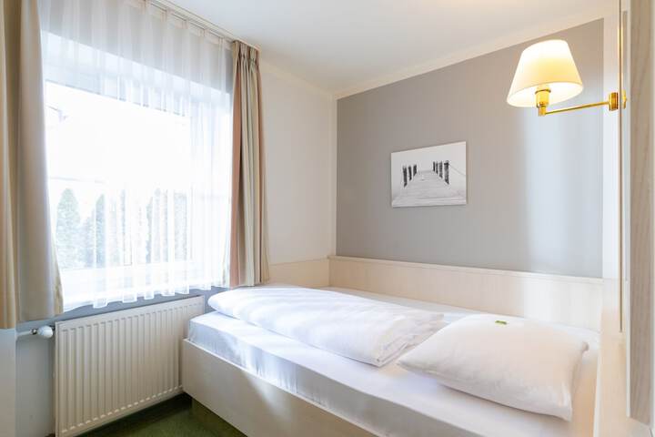 Room 8 of 39